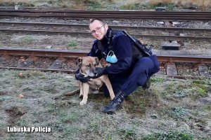 policjant, który uratował psa